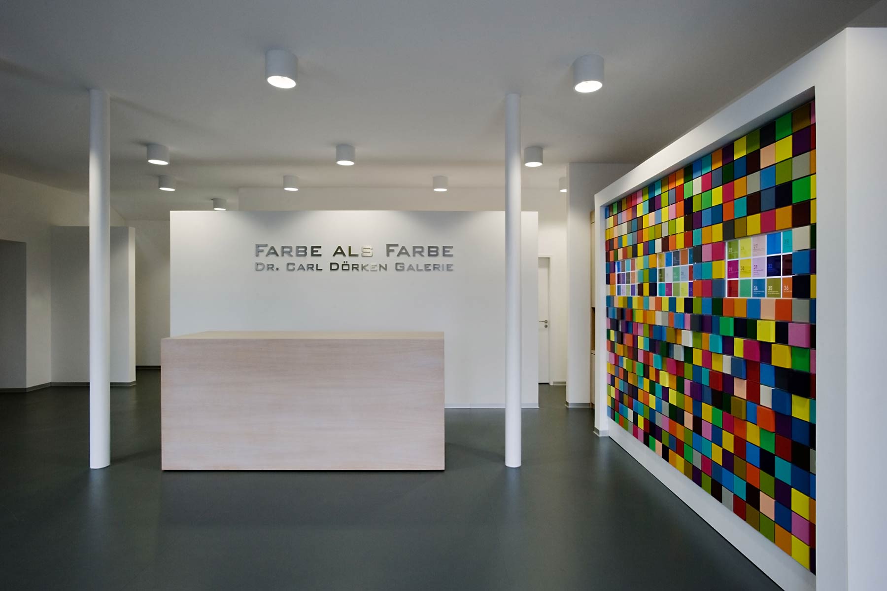 Sanierung Umnutzung von Lagerflächen in ein Museum für moderne Kunst Farbe als Farbe