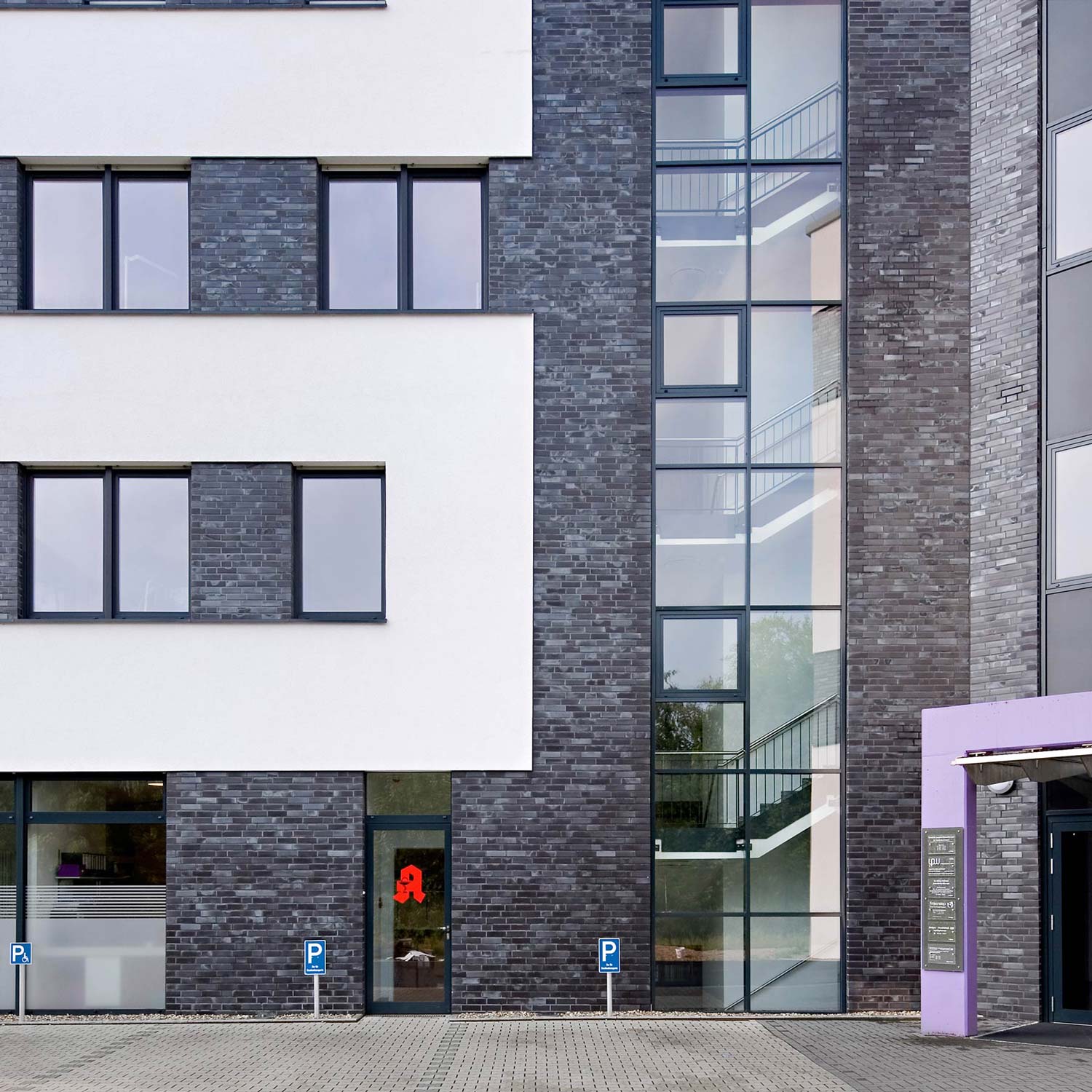 Neubau Gesundheitszentrum Witten Außenansicht Treppenhaus