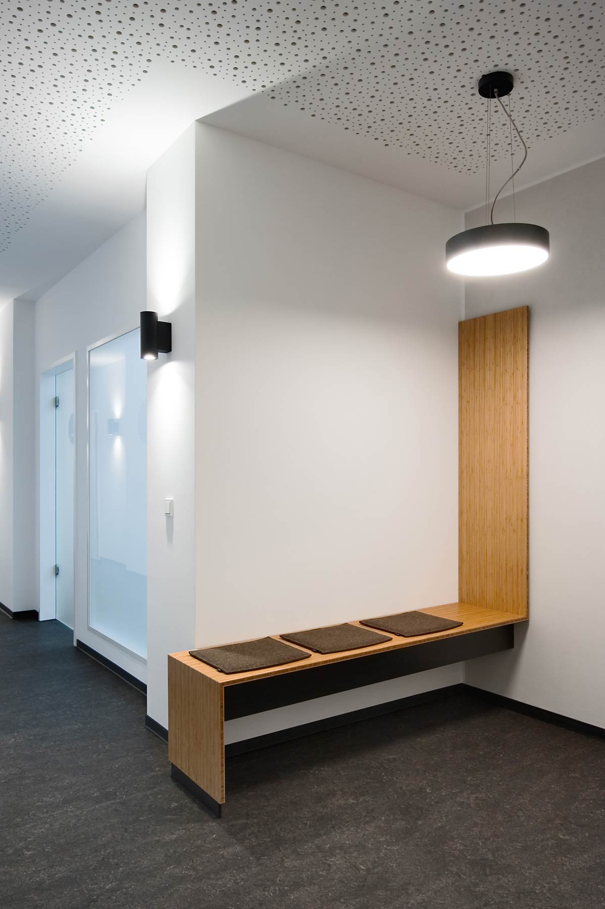 Neubau Zahnarztpraxis Witten Wartebereich