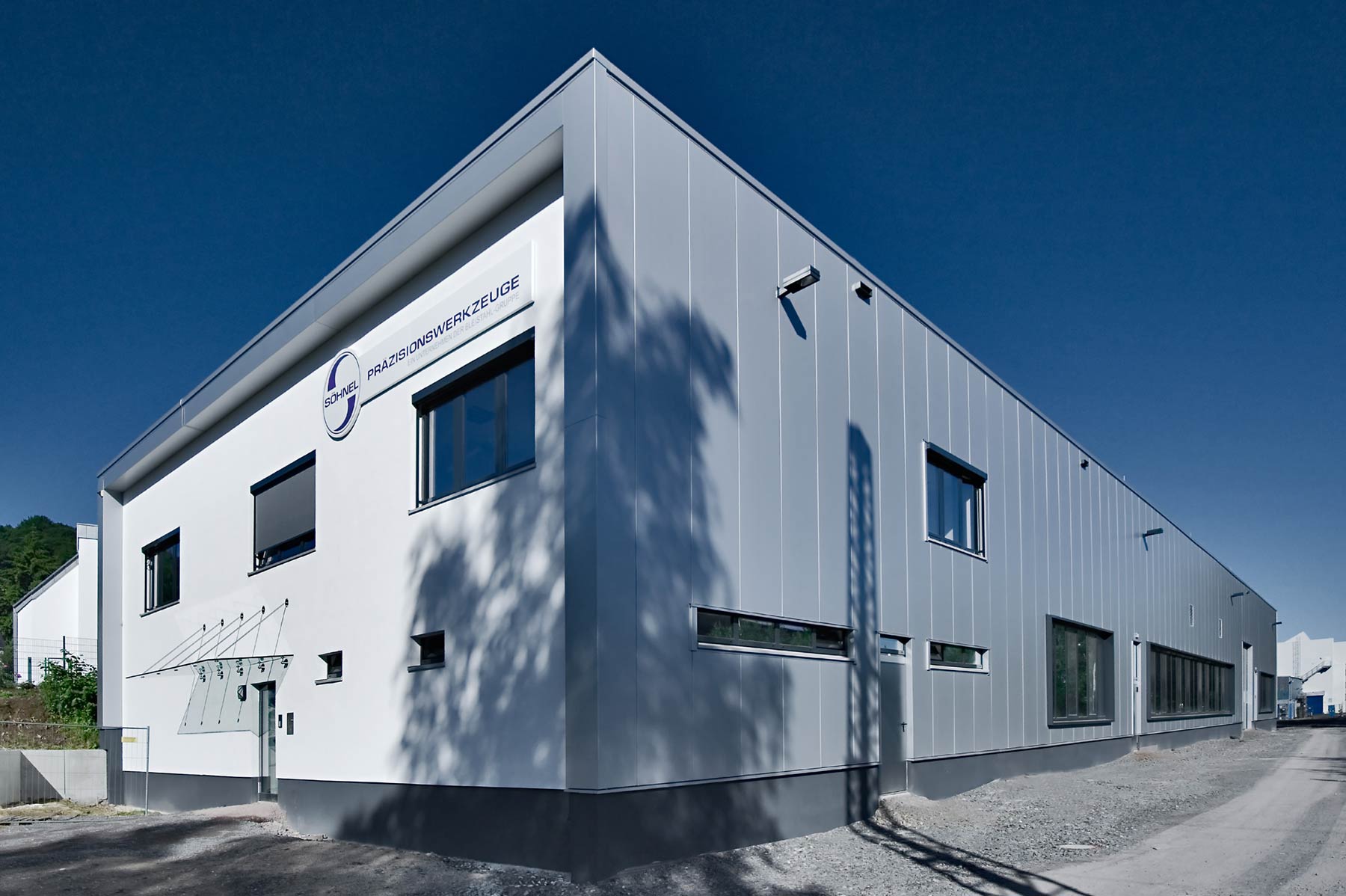 Neubau einer Fertigungshalle für einen Automobilzulieferbetrieb Wetter