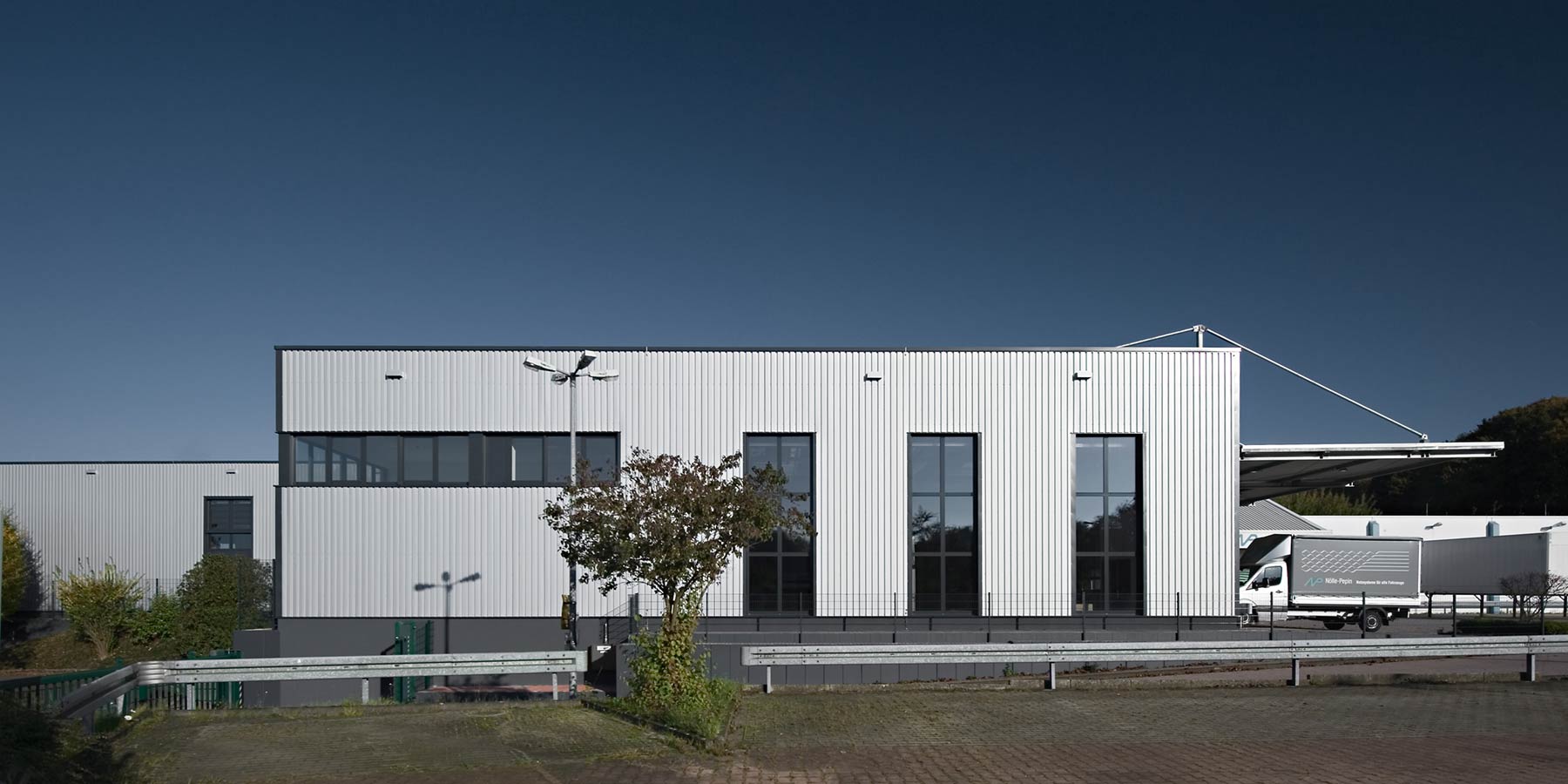 Neubau einer Produktionserweiterung für einen Automobilzulieferbetrieb Schwelm