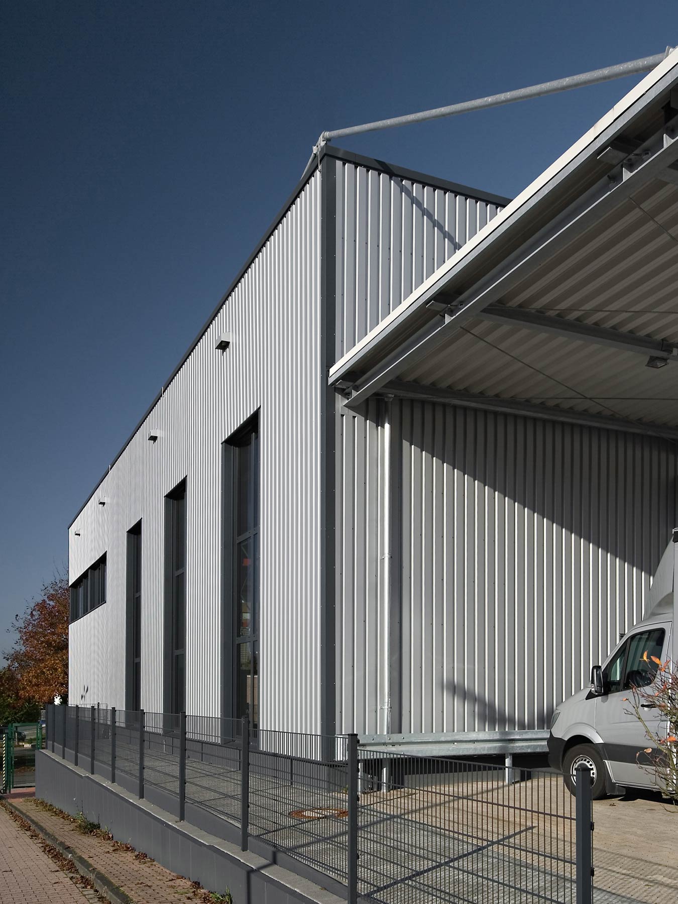 Neubau einer Produktionserweiterung für einen Automobilzulieferbetrieb Schwelm