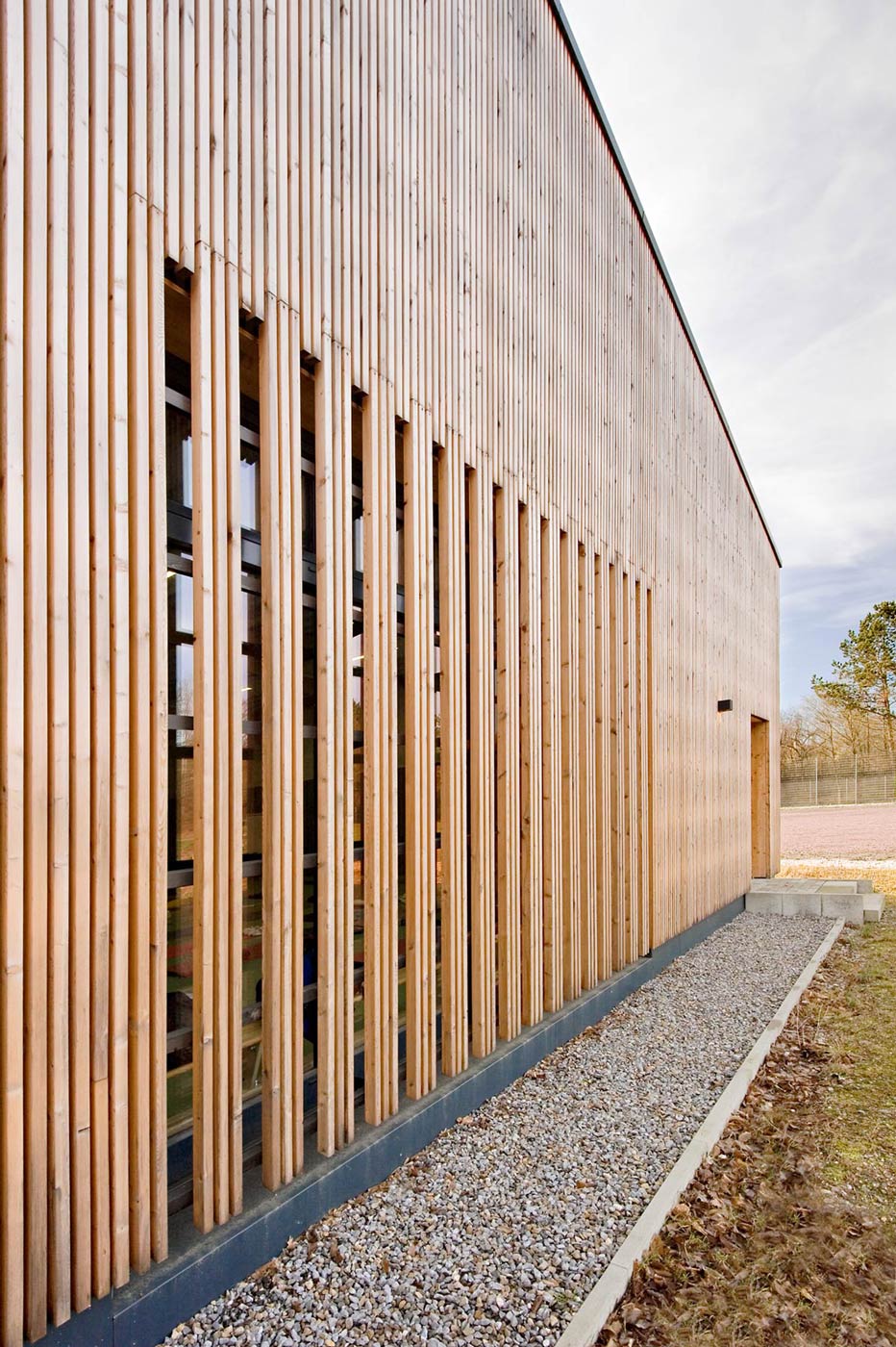 Sport- und Gymnastikhalle Herdecke Außenfassade Holzverkleidung