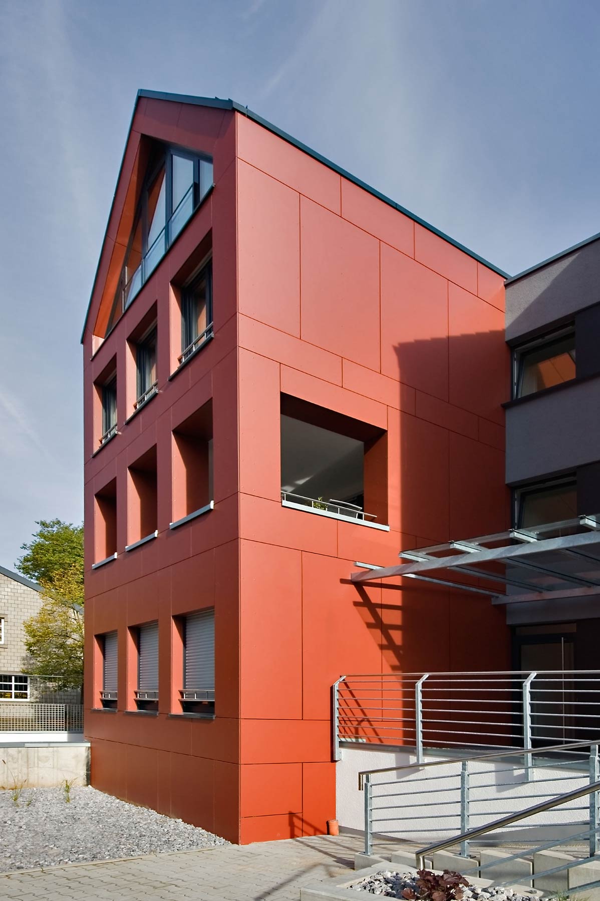 Neubau Wohn- und Geschäftshaus Herdecke rote Fassade