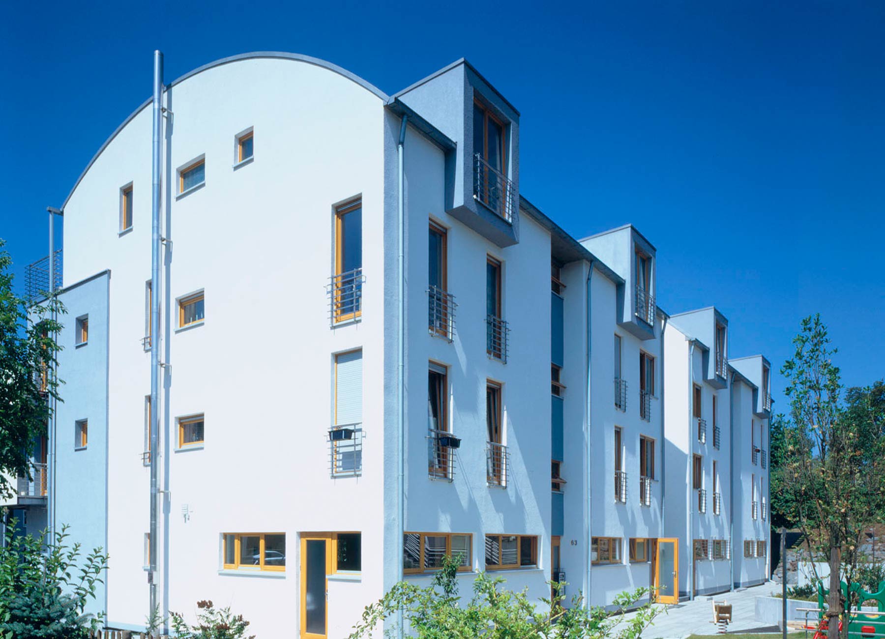 Wohnanlage mit Ladenlokalen und Tiefgarage Witten Rückseite