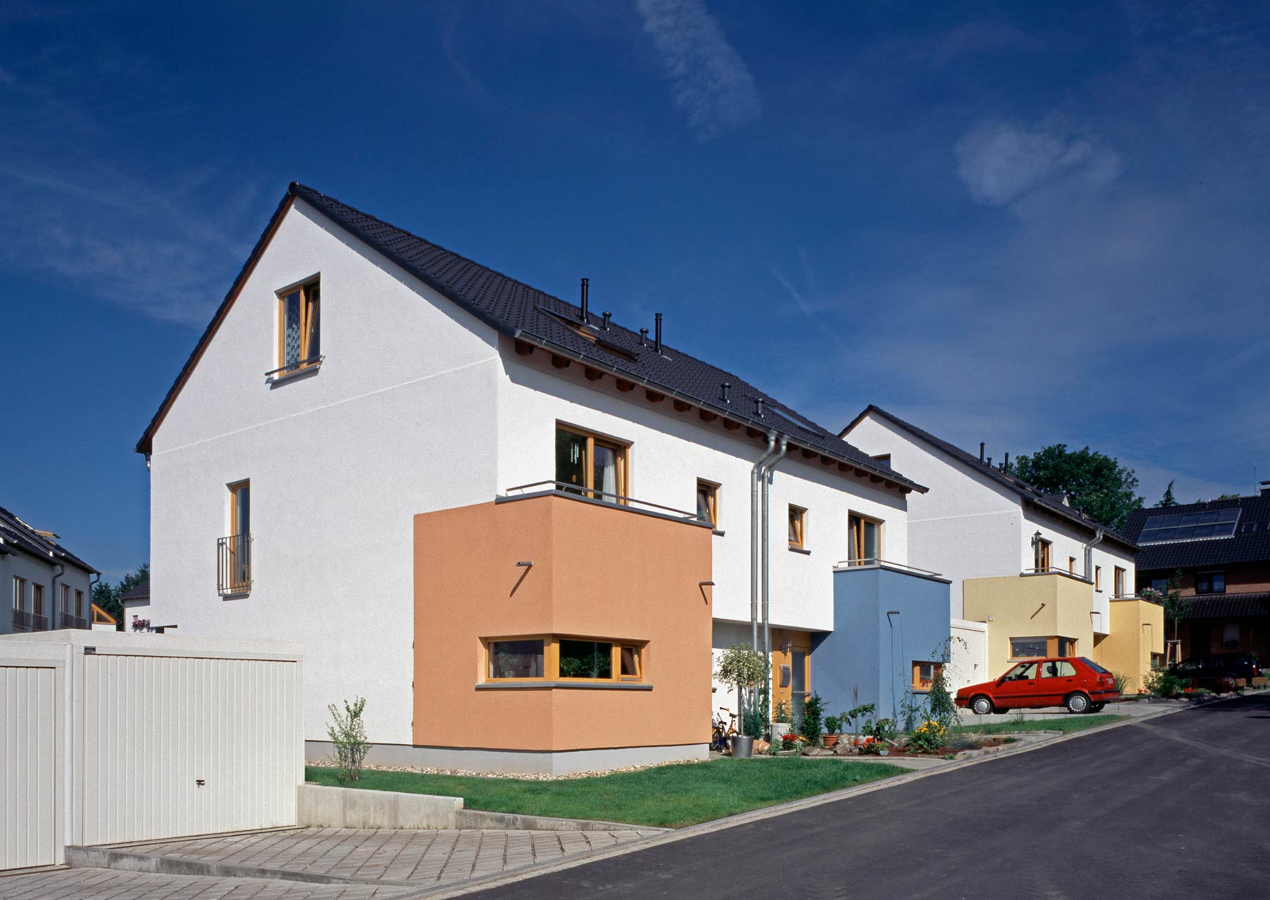 Siedlung 40 Einfamilienhäuser Wetter Straßenansicht Vorgarten Eingang