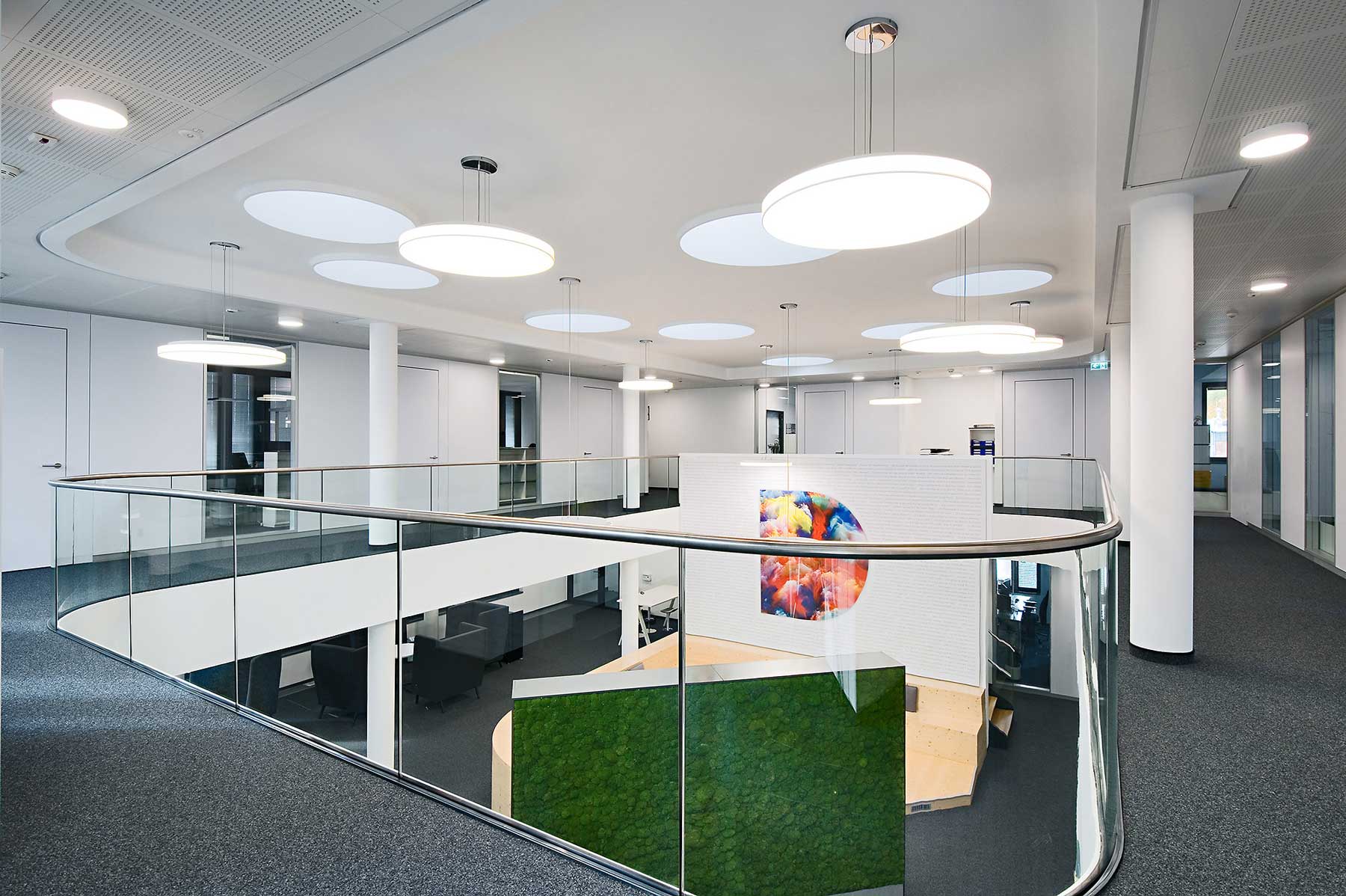 Blick ins Atrium, Obergeschoss, Mooswand